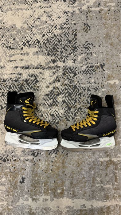 Коньки хоккейные