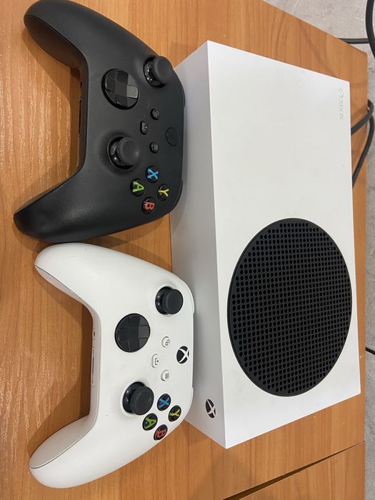 Xbox Series S +2 геймпада | Отличное состояние | Срочно