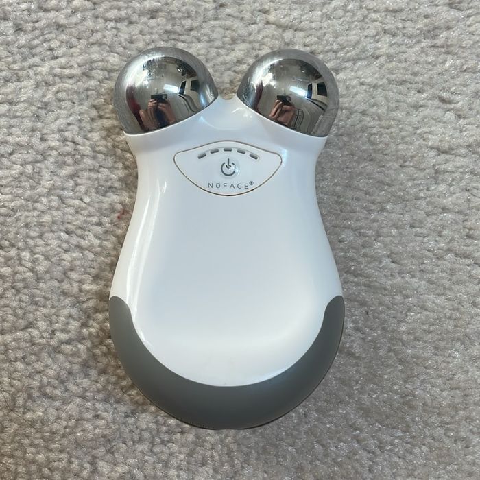 Nuface mini уред за мускулна стимулация на лице