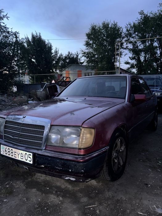 Продам машину Мерседес - Е class
