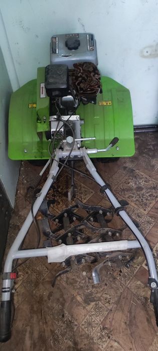 Продам мотоблок ПАХАРЬ