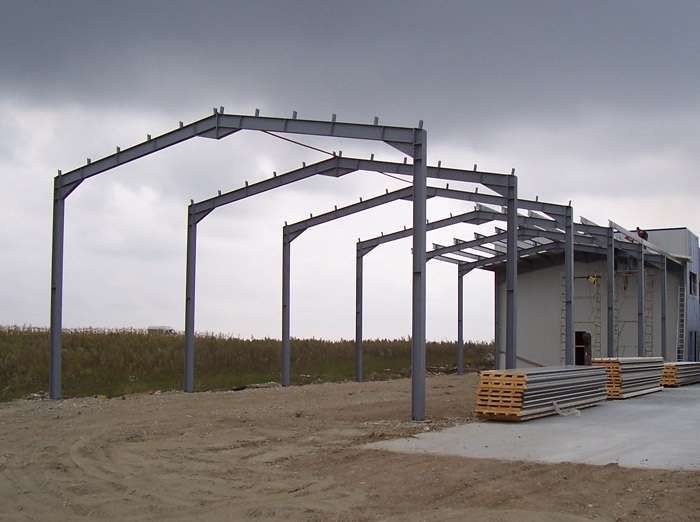 Vand hala metalica 12m x 40m la cheie cu panou sandwich