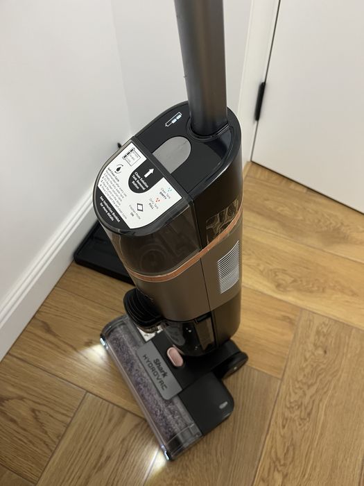 Aspirator cu spalare-Shark
