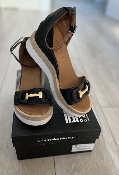 Дамски боти; маратонки Nike; сандали Paolo Botticelli; Чехли панделки