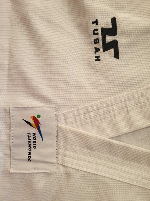 Taekwondo - добок и протектори-нови