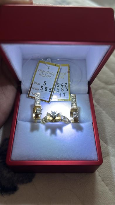 ОЧЕНЬ СРОЧНАБриллиант Комплект UVELIT вес 8.47грамм