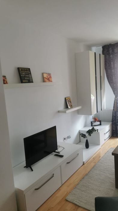 Apartament parter inalt, 2 camere, mobilat/utilat, loc de parcare si boxa la subsol incluse, Avantgarden Brasov.