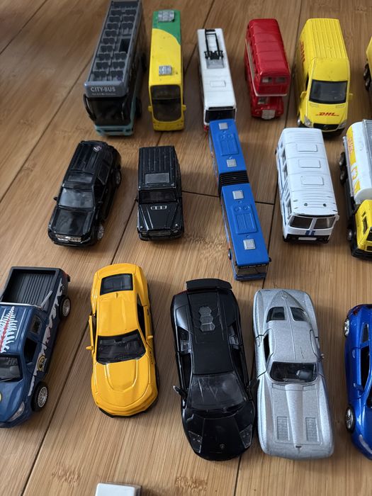 Игрушки машинки коллекционные