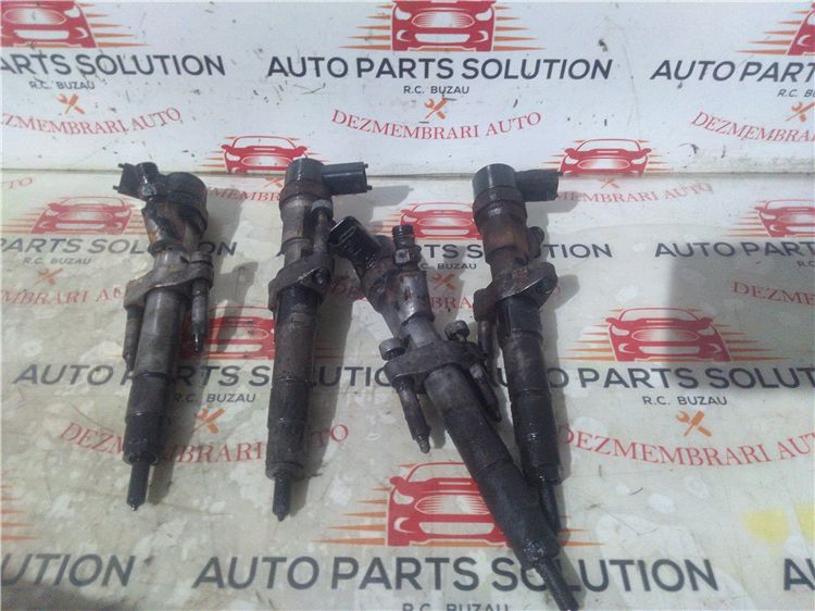 Injectoare renault master 2.5 d an fabr. 2005
