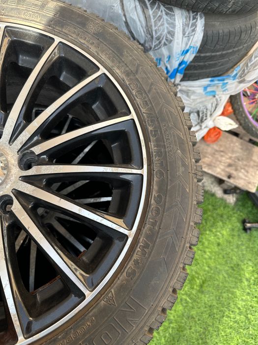 Продам шины на авто