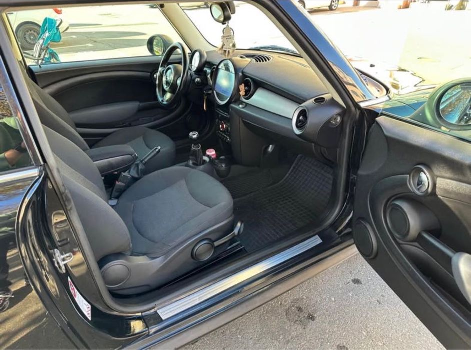 Vând Mini Cooper One