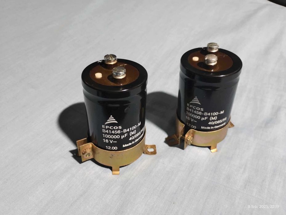 Condensatori  EPCOS  16 V - 100000 uF + colier