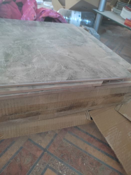 Кафель размер 60×30  4 коробки 7.5 КВ.