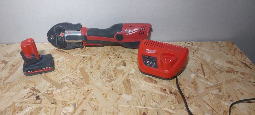 Presa Milwaukee M12 HPT