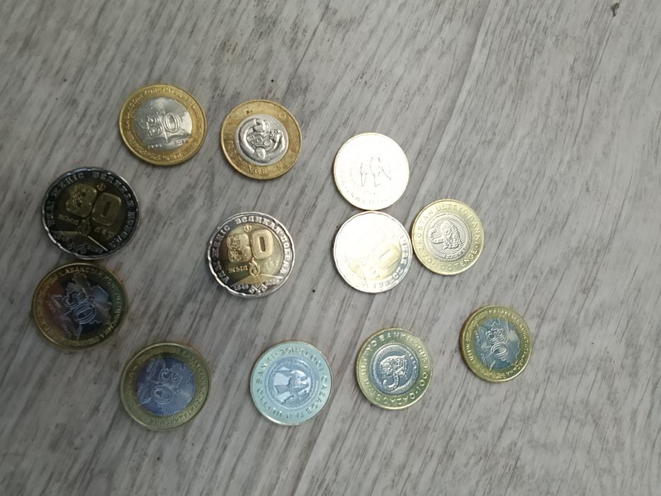 200тенге 80летия великий отчество ней победы ещё по 100тенге