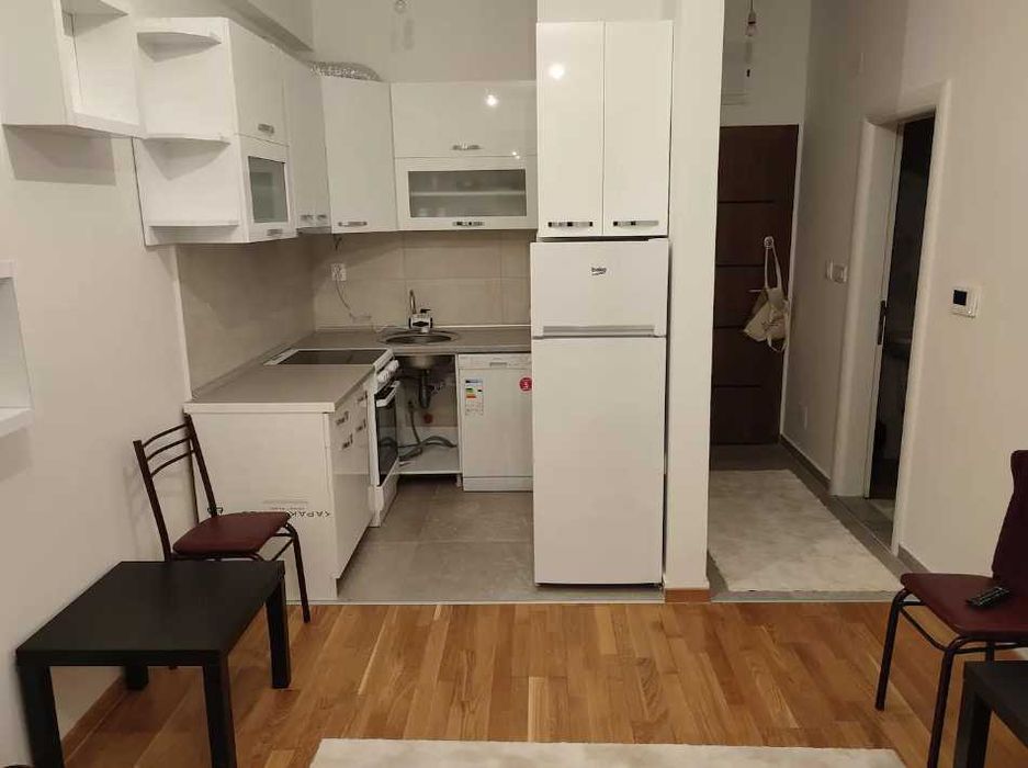 Дава се под наем Двустаен апартамент в Пловдив, Мараша - 74 кв.м за 244.8 € - Снимка #2