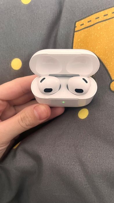 Наушники AirPods б/у