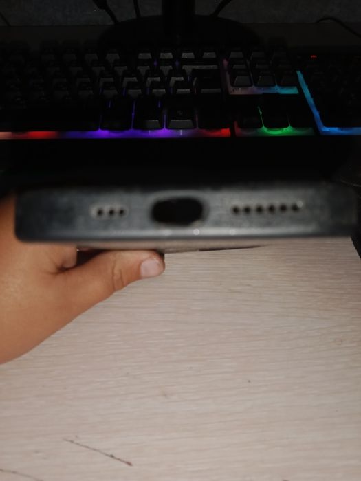 Продам чехол на iPhone 11 б/у