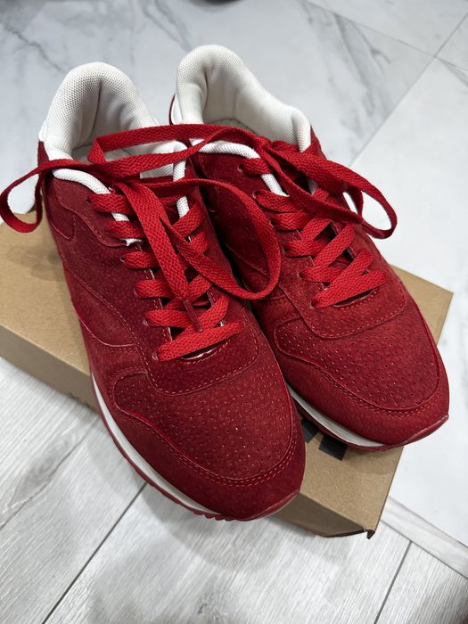 Продам кроссовки