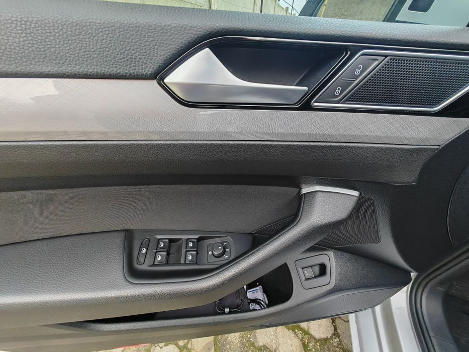 VOLKSWAGEN Passat 2020 — imagine 4