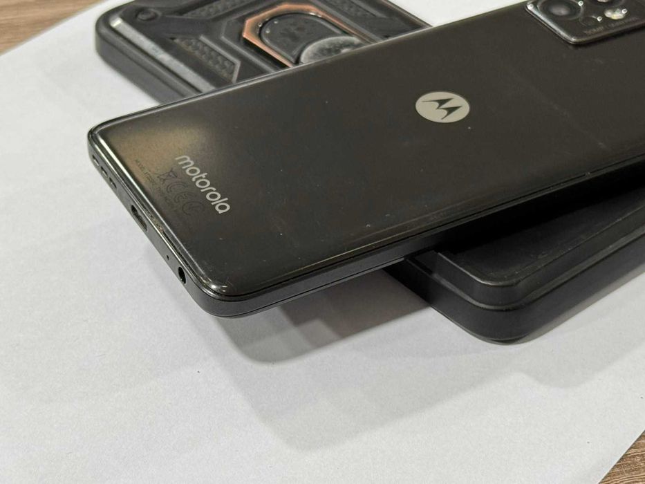 Продавам Motorola G32 128gb