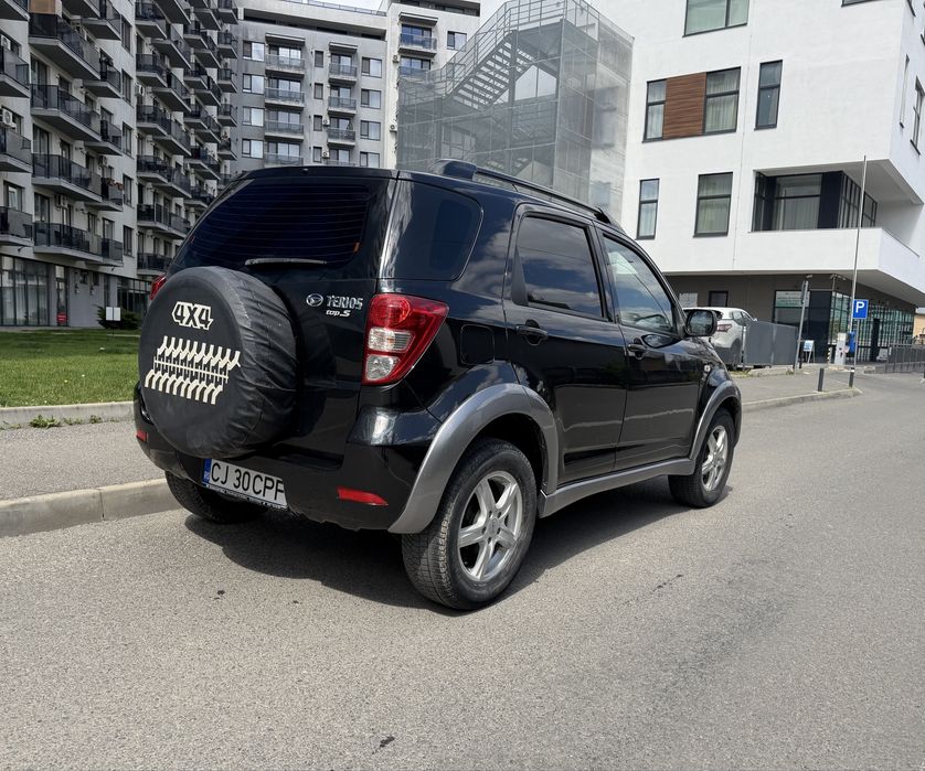 Vand Daihatsu Terios. 4X4. Benzina.