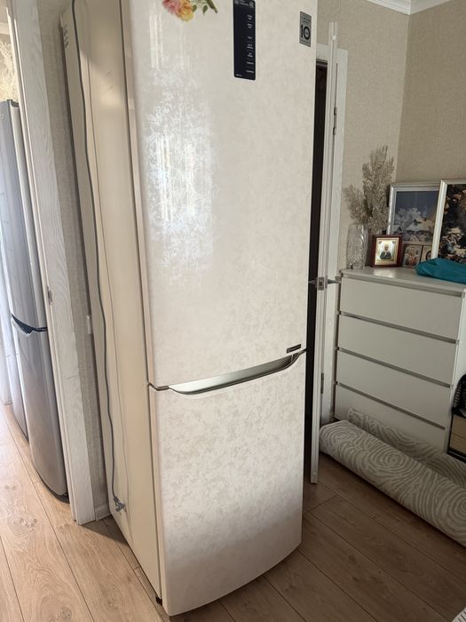 Холодильник в отличном состояний