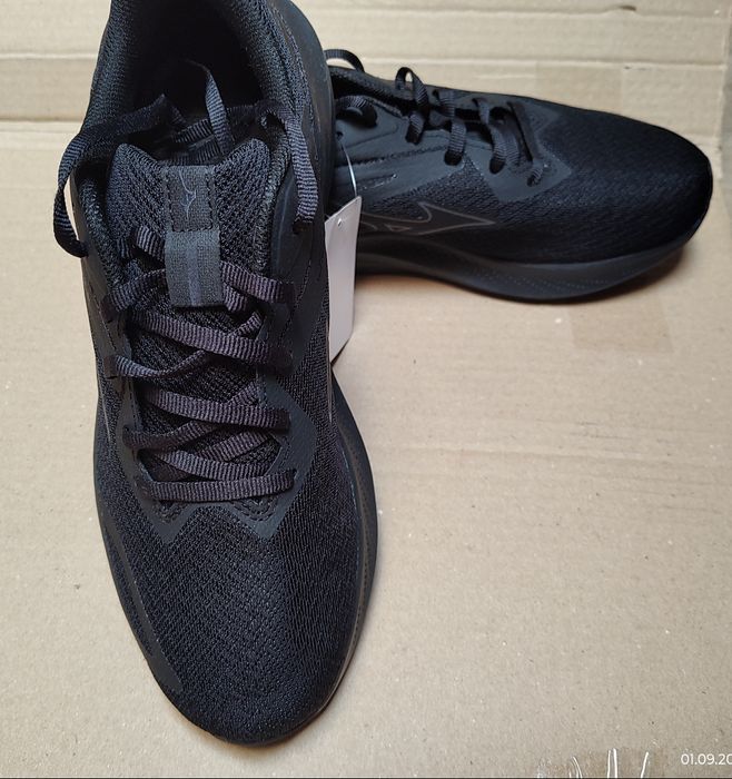 Mizuno Enerzy Runnerz black маратонки