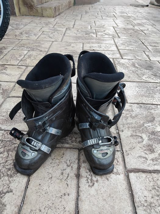 Clapari+skiuri ,clapari sunt marimea 38