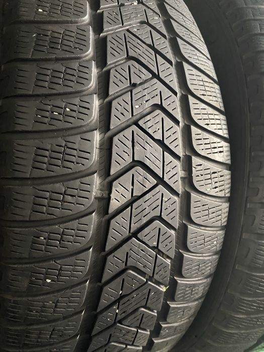 Шины 235/50/19 комплект бу пирелли