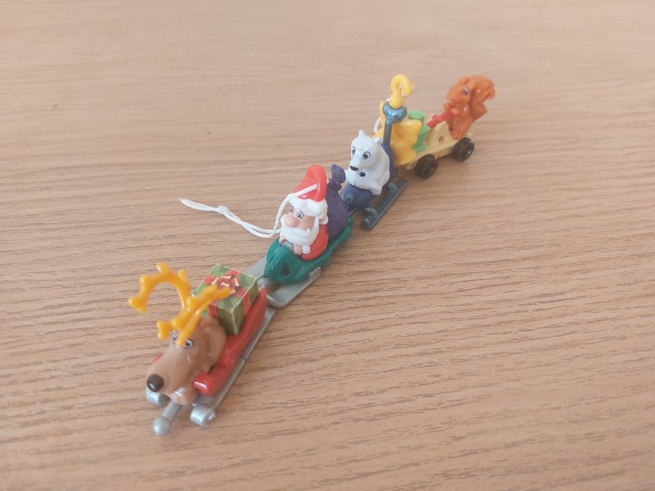Коледни играчки Kinder