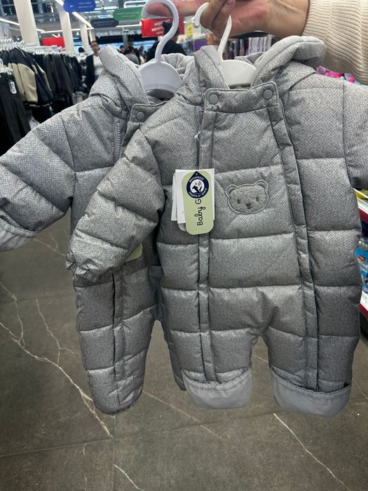 Комбинезон с рождения в хорошем состоянии 2штуки с рождения