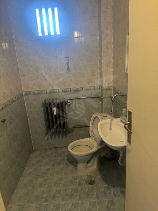 Дава се под наем Офис в Пловдив, Център - 65 кв.м за 448.8 € - Снимка #1