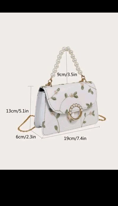 Дамска чанта с флорална бродерия