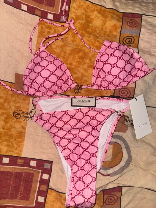 Bikini roz cu eticheta