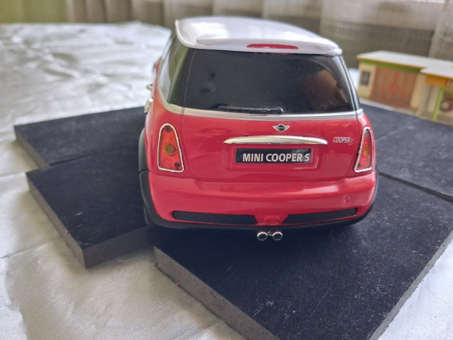 Mini Cooper S в мащаб 1:18