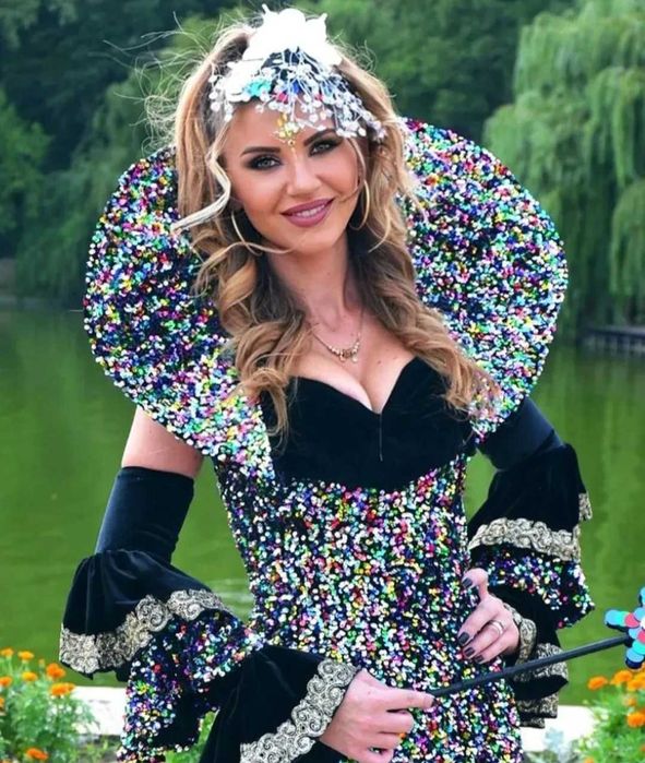 Ursitoarea REA si echipa WOW