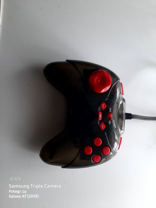 Controler joc cu fir