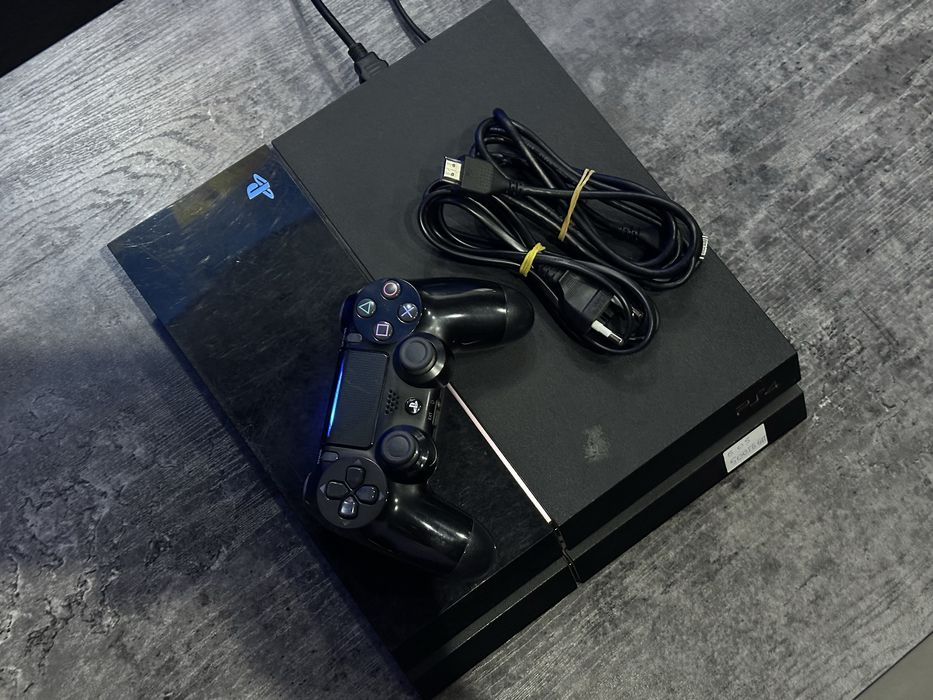 PS4 Fat, версия 5.05, с играми! Один джойстик!