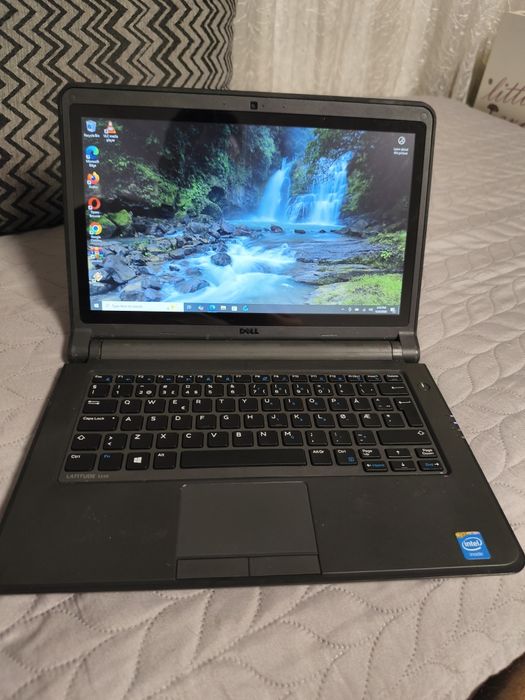 Laptop Dell i5 cu touchscreen Ram 8Gb ssd Windows 10 office