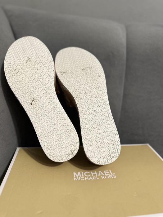 Чехли MICHAEL Kors