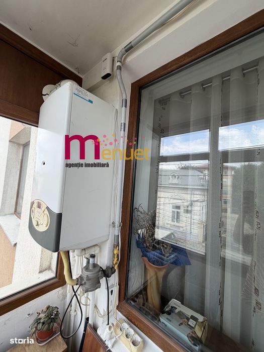 Apartament 3 camere,str.Victoriei+garaj si boxa