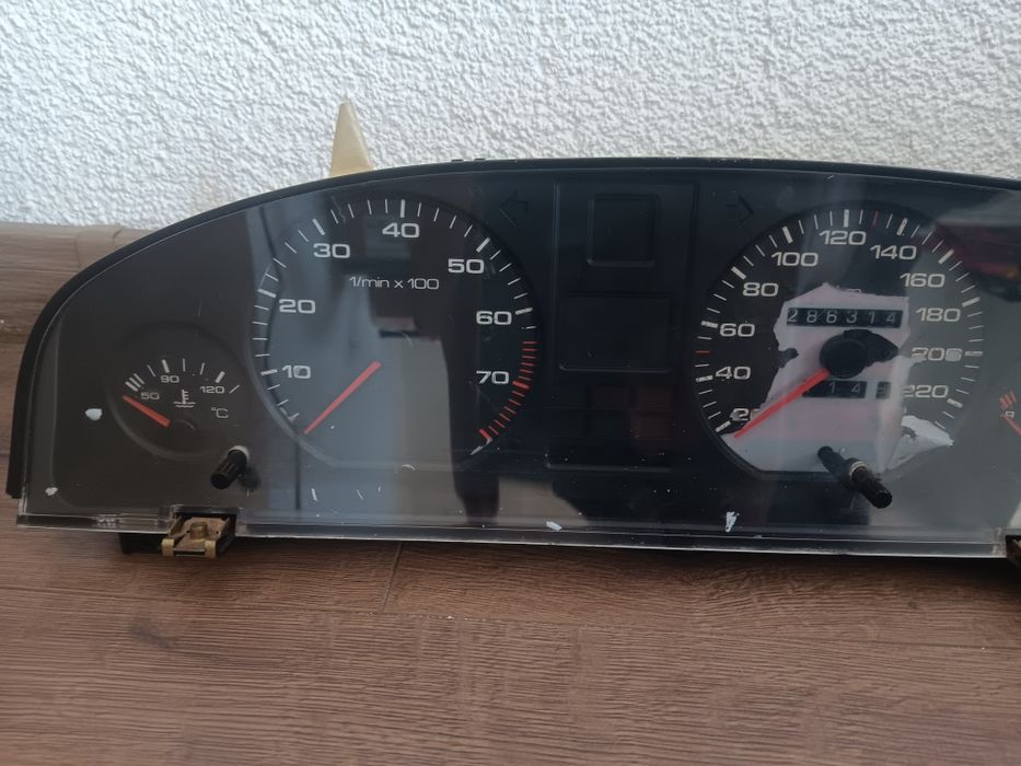 Ремонт на километражи и борд компютри за Ауди 80 90 Б4-Б3 Ауди 100 C3/