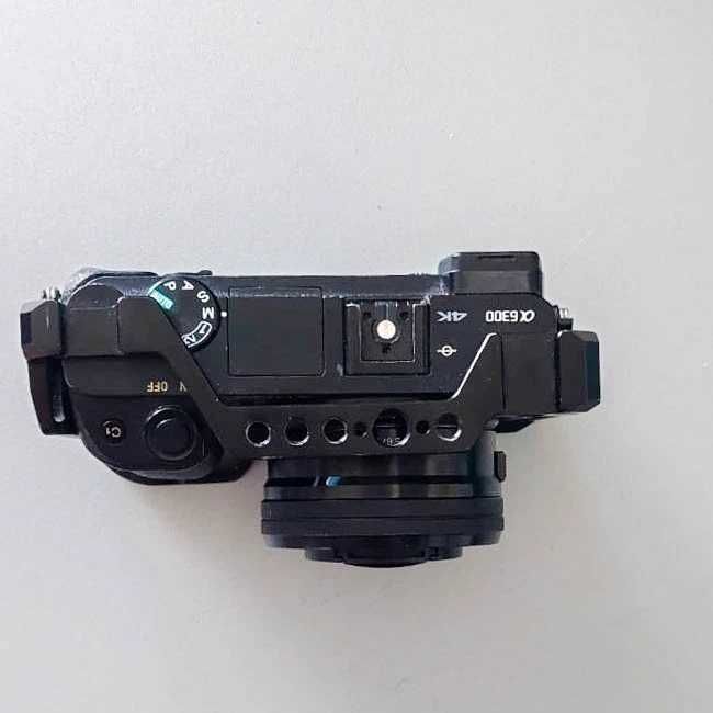 Sony A6300 (cu cage si obiectiv)
