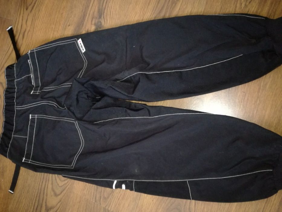 Детски спортни дрехи.