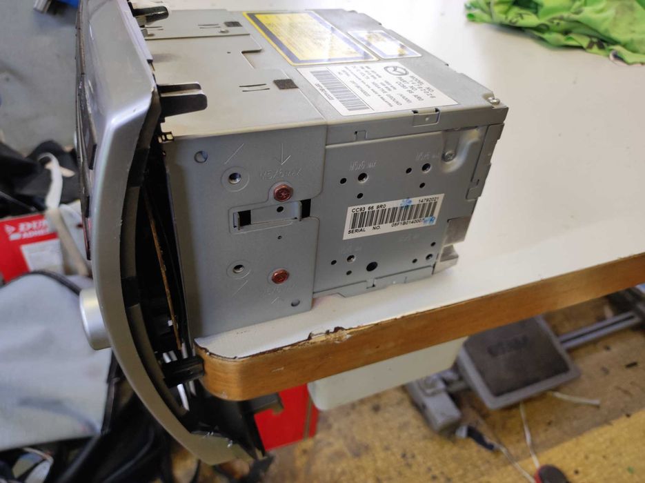 Радио за мазда 5 2005-та година