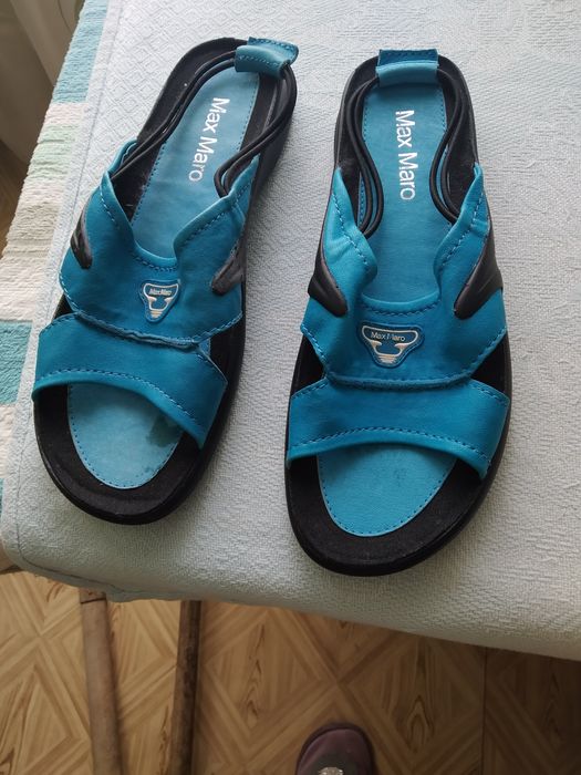 Продам босоножки