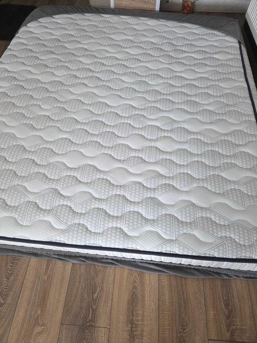 Продавам матрак magniflex gel blue 164/190 + подматрачна рамка