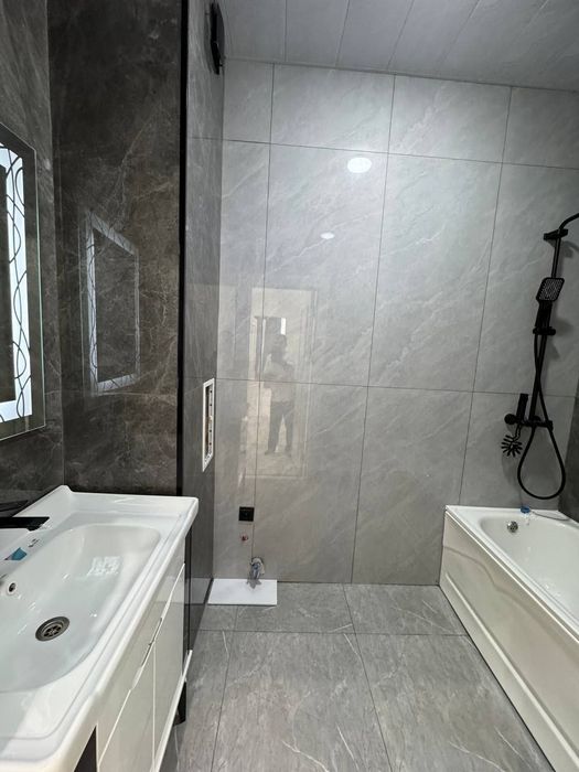 2-xonali 5-etajlik yangi gishtli domning 3-etaji 75.4kv 57.000$
Adres