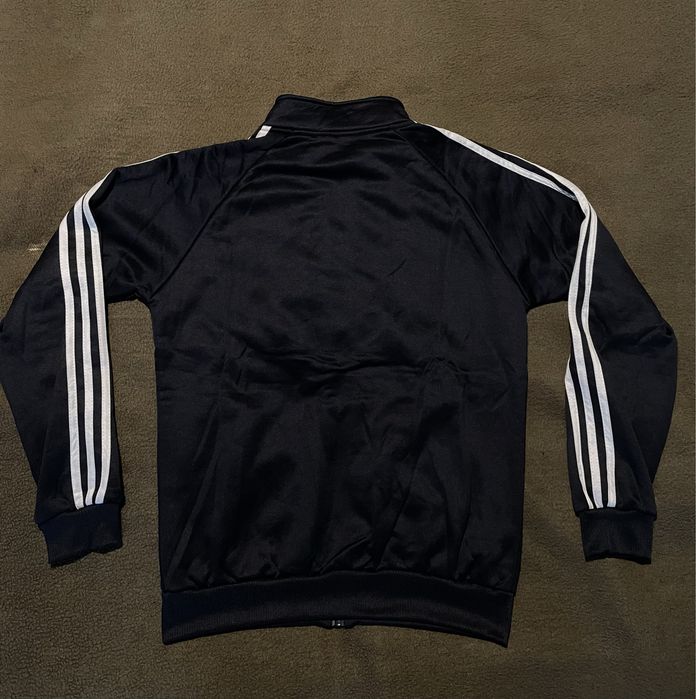 Спортен комплект (горнище + долнище) тъмносин – нов XL (реален M/L)